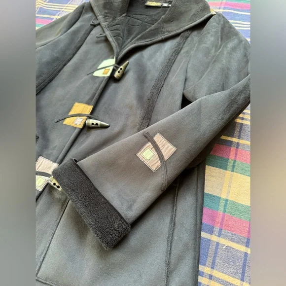 Icelandic Design Button Up Jacket - Picture 6 of 12